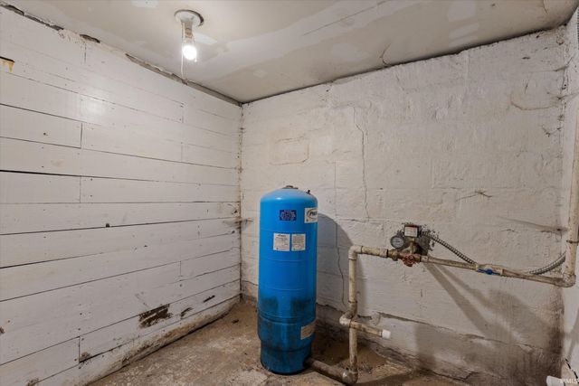 52128 Helmen Avenue, South Bend, IN 46637