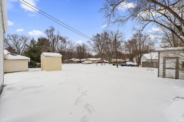 52128 Helmen Avenue, South Bend, IN 46637