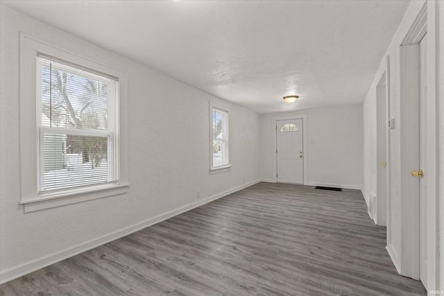 52128 Helmen Avenue, South Bend, IN 46637