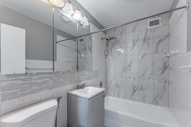 6301 N SHERIDAN Road 19F, Chicago, IL 60660