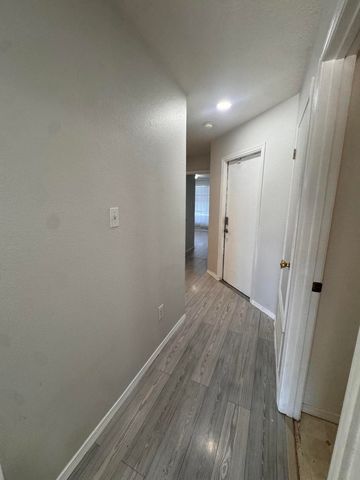 704 Glacier Bay Street SE, Albuquerque, NM 87123