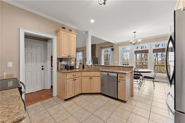 5812 Shadow Oaks Drive, Murrayville, GA 30564