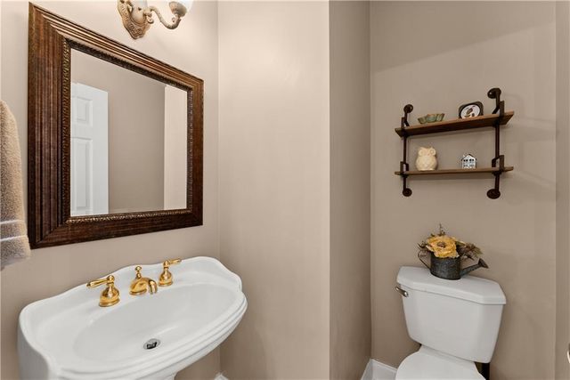 5812 Shadow Oaks Drive, Murrayville, GA 30564
