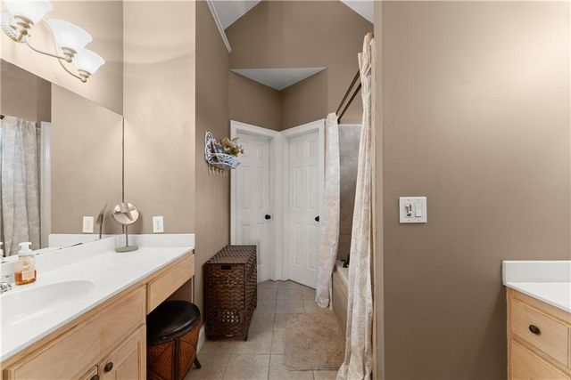 5812 Shadow Oaks Drive, Murrayville, GA 30564