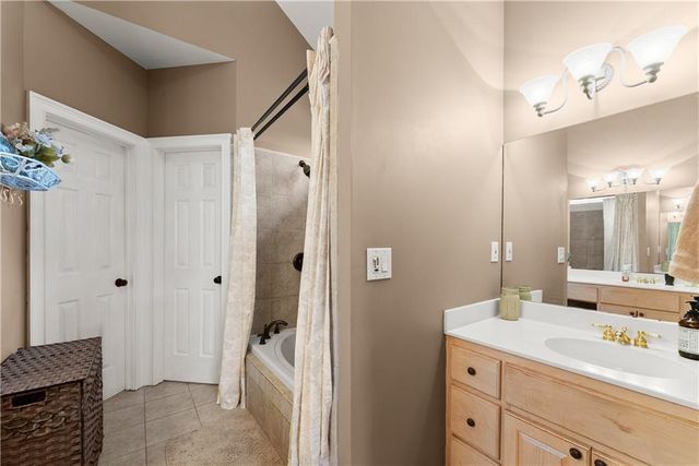 5812 Shadow Oaks Drive, Murrayville, GA 30564