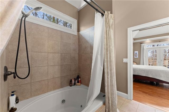 5812 Shadow Oaks Drive, Murrayville, GA 30564