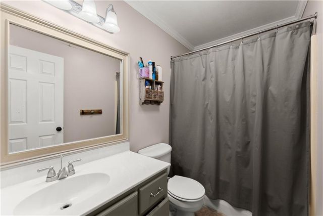 5812 Shadow Oaks Drive, Murrayville, GA 30564