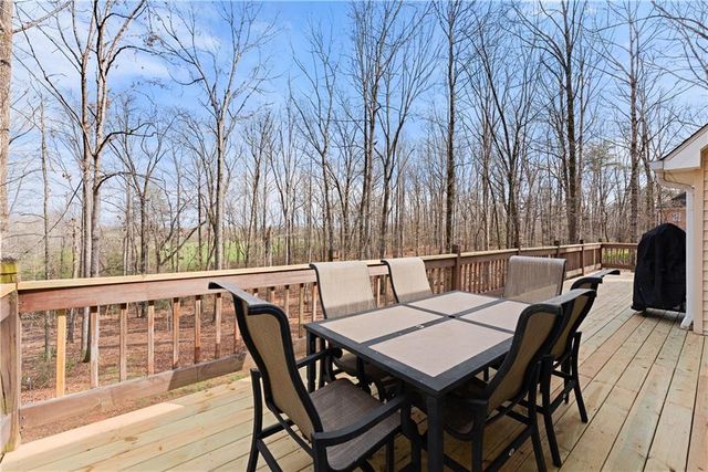 5812 Shadow Oaks Drive, Murrayville, GA 30564