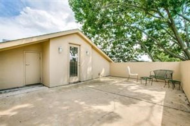 3915 Congress Avenue 200, Dallas, TX 75219