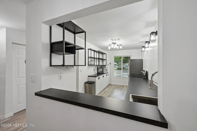 7701 BAYMEADOWS Circle W 1092, Jacksonville, FL 32256