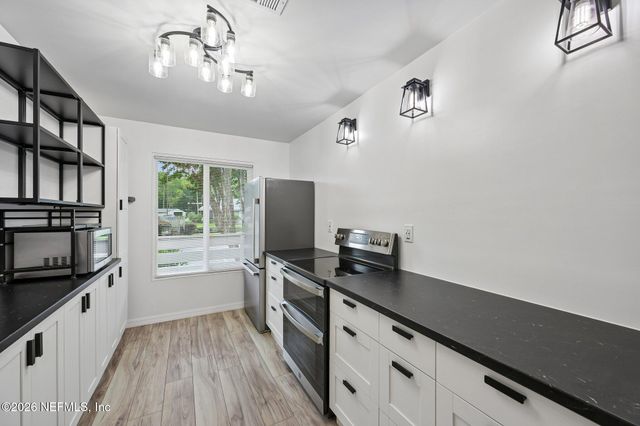 7701 BAYMEADOWS Circle W 1092, Jacksonville, FL 32256
