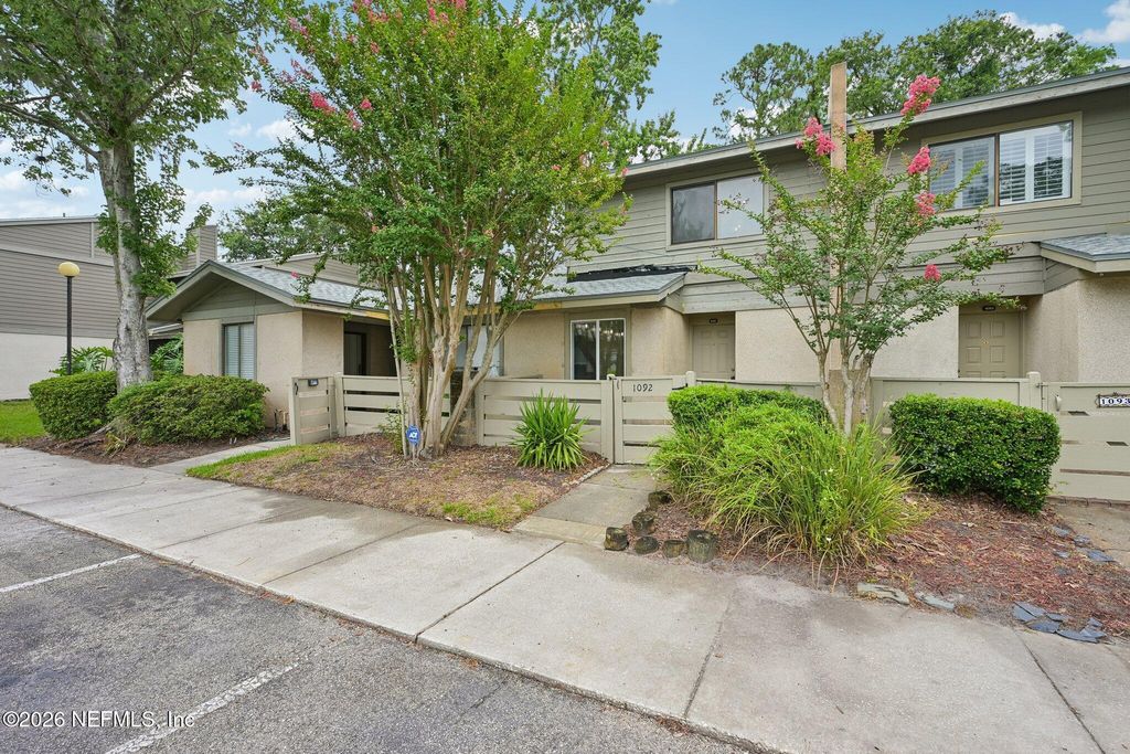 7701 BAYMEADOWS Circle W 1092, Jacksonville, FL 32256