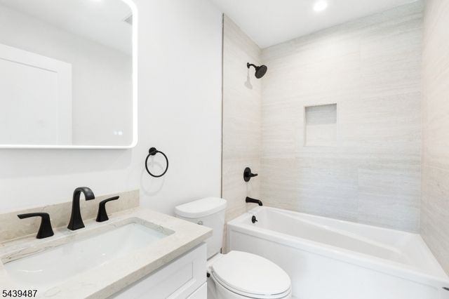 130 Warren St, Clifton City, NJ 07013