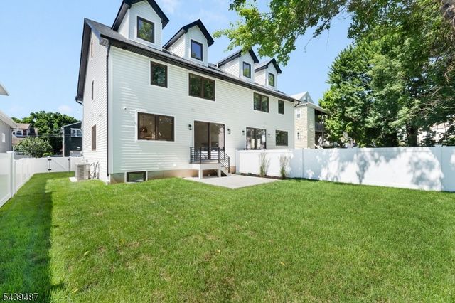 130 Warren St, Clifton City, NJ 07013