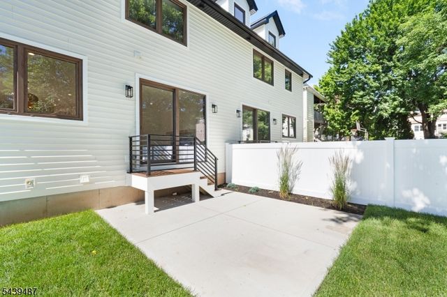 130 Warren St, Clifton City, NJ 07013