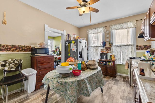 2401 W Grant STREET, Milwaukee, WI 53215
