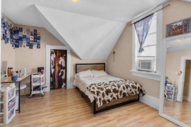 2401 W Grant STREET, Milwaukee, WI 53215