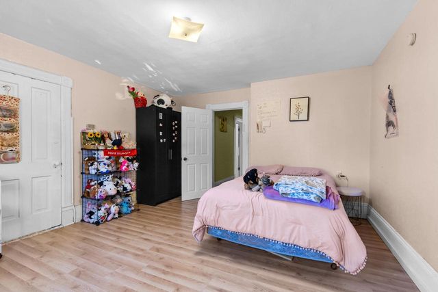 2401 W Grant STREET, Milwaukee, WI 53215
