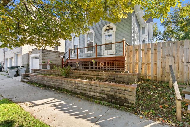 2401 W Grant STREET, Milwaukee, WI 53215