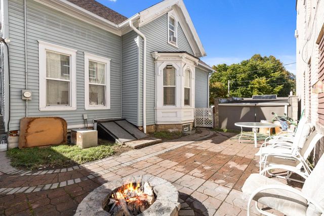 2401 W Grant STREET, Milwaukee, WI 53215