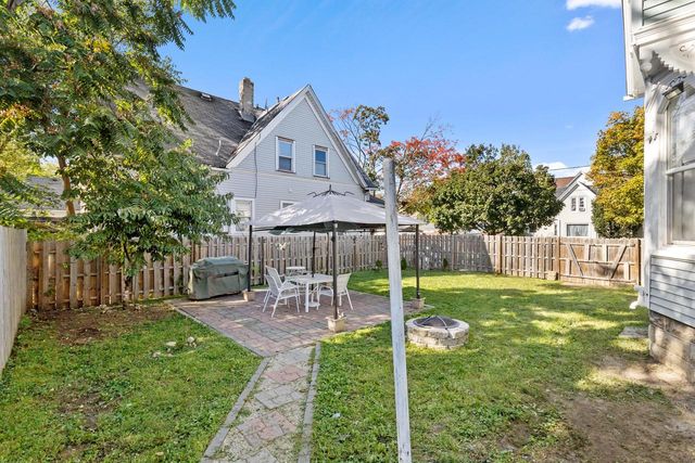 2401 W Grant STREET, Milwaukee, WI 53215