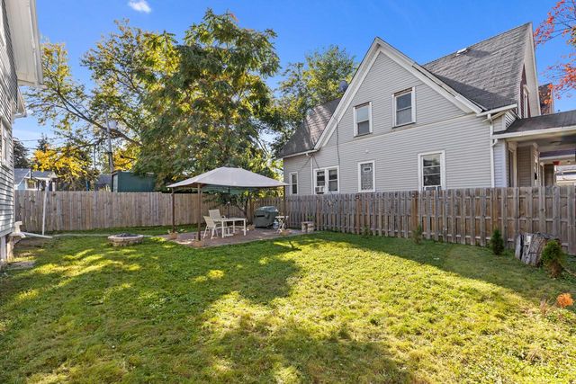 2401 W Grant STREET, Milwaukee, WI 53215