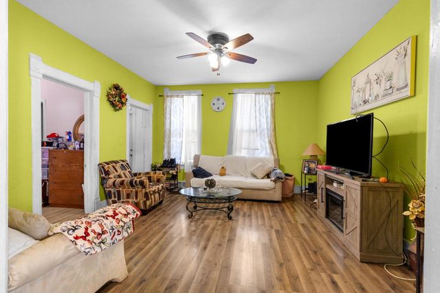 2401 W Grant STREET, Milwaukee, WI 53215