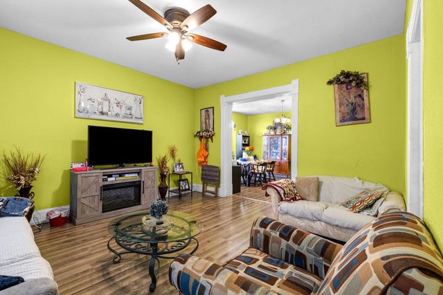 2401 W Grant STREET, Milwaukee, WI 53215