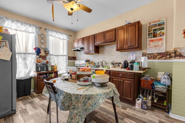 2401 W Grant STREET, Milwaukee, WI 53215