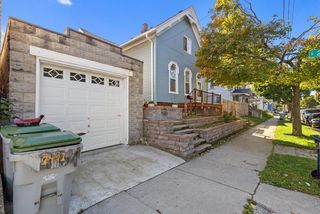 2401 W Grant STREET, Milwaukee, WI 53215