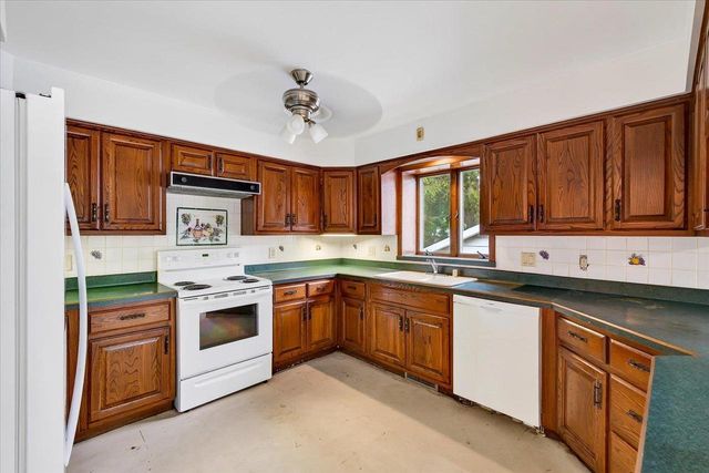 5010 Raymond Road, Madison, WI 53711