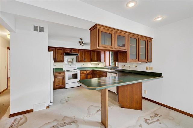5010 Raymond Road, Madison, WI 53711