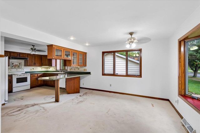 5010 Raymond Road, Madison, WI 53711