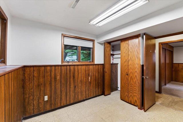 5010 Raymond Road, Madison, WI 53711