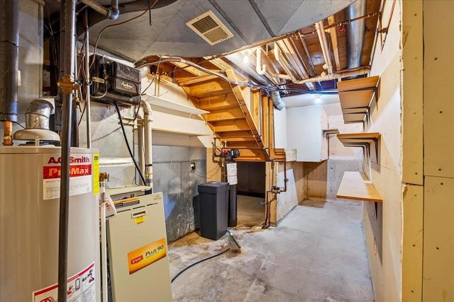 5010 Raymond Road, Madison, WI 53711