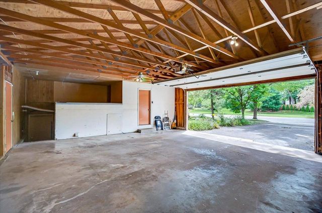 5010 Raymond Road, Madison, WI 53711