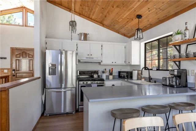 42672 Juniper Drive, Big Bear Lake, CA 92315