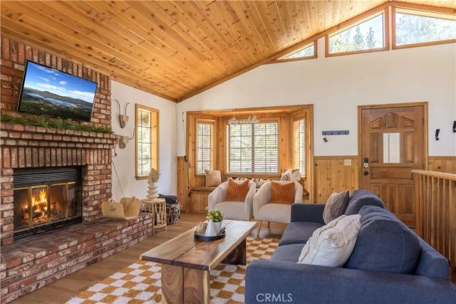 42672 Juniper Drive, Big Bear Lake, CA 92315