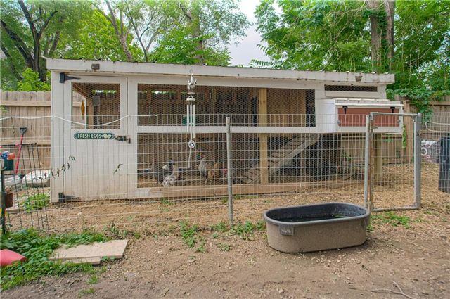 5431 Klamm Road, Kansas City, KS 66106