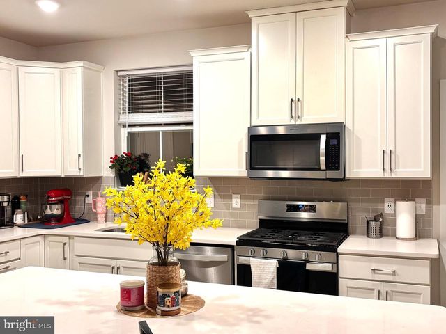 111 FOUR LEAF DR, Downingtown, PA 19335