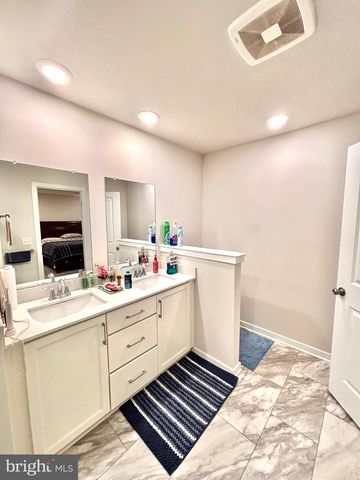 111 FOUR LEAF DR, Downingtown, PA 19335