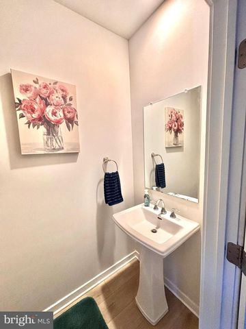 111 FOUR LEAF DR, Downingtown, PA 19335