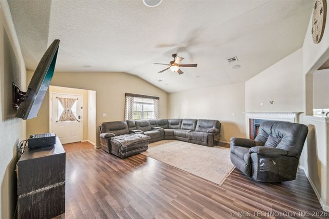15128 E 108th Place North, Owasso, OK 74055