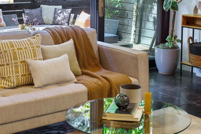 2010 9Th St, Berkeley, CA 94710