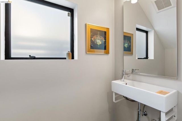 2010 9Th St, Berkeley, CA 94710