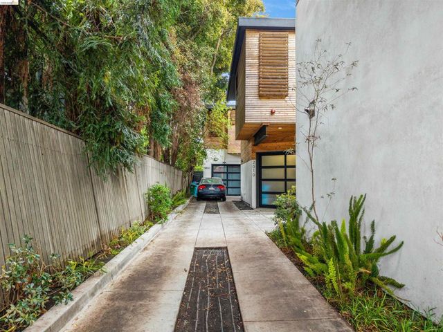 2010 9Th St, Berkeley, CA 94710