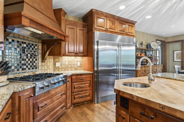 13457 Vickers Street NE, Ham Lake, MN 55304