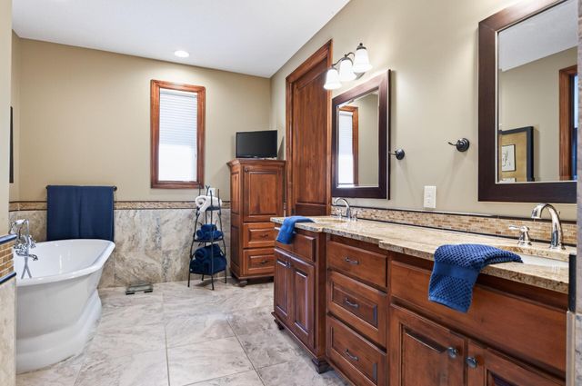 13457 Vickers Street NE, Ham Lake, MN 55304