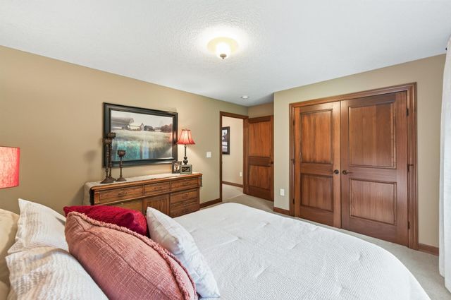 13457 Vickers Street NE, Ham Lake, MN 55304