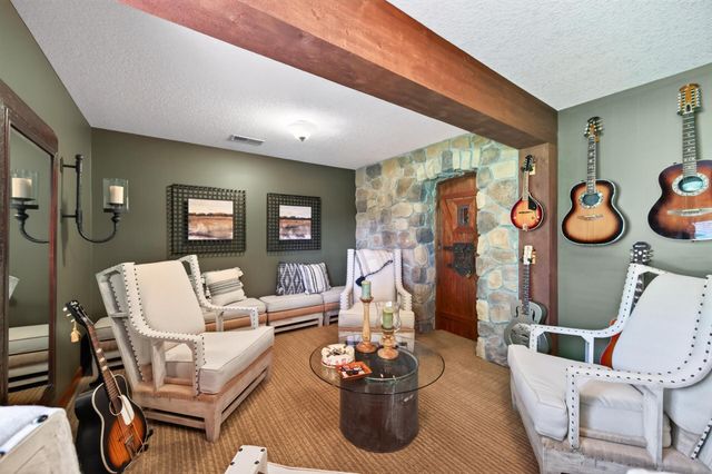 13457 Vickers Street NE, Ham Lake, MN 55304